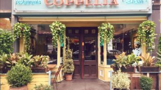 ニューヨーク：キューバ料理レストラン、COPPELIA